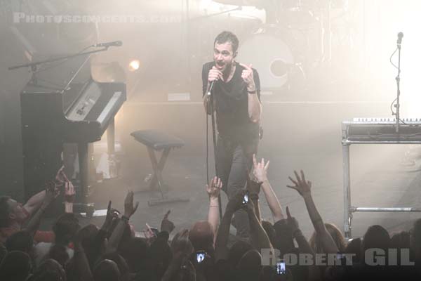 EDITORS - 2014-03-17 - PARIS - La Cigale - Thomas Michael Henry Smith